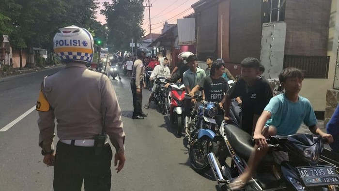 Polisi Kediri Amankan Puluhan Remaja dan Motornya Saat Razia Balap Liar