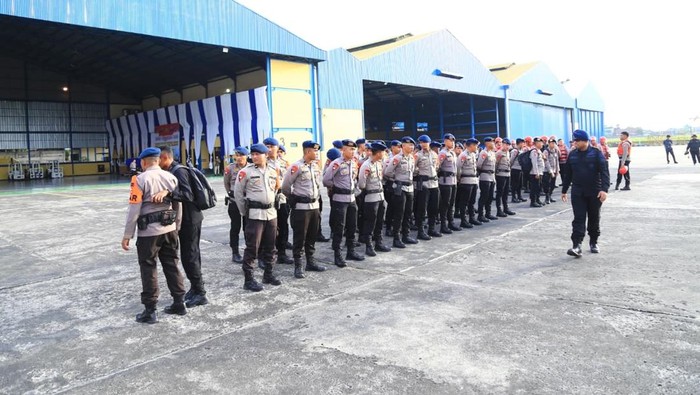 Polri mengirim bantuan untuk bencana di utara Sumatera.