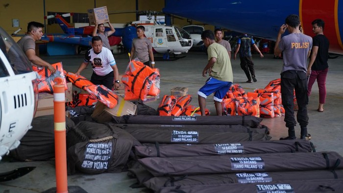Polri mengirim bantuan untuk bencana di utara Sumatera.