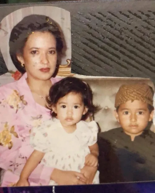 Raisa dan Ria Mariaty