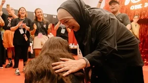 Sang ibunda sempat menunjukkan perkembangan positif sebelum kondisinya kembali drop karena kanker. Foto: Instagram Raisa