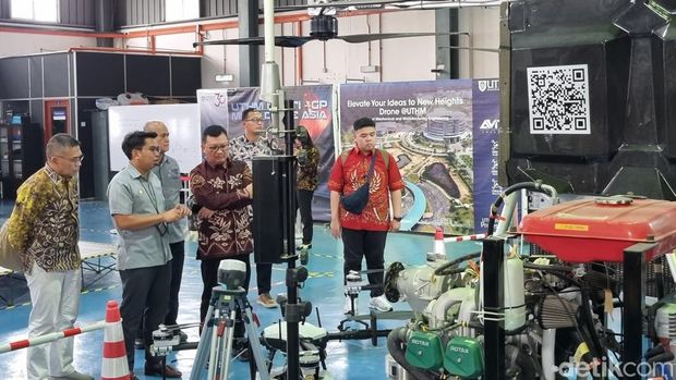 Rektor Untag Surabaya Prof Mulyanto Nugroho bekerja sama dengan University Tun Hussein Onn Malaysia (UTHM).