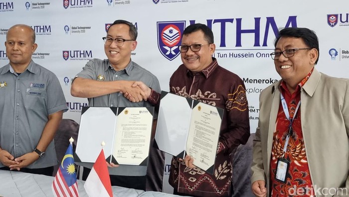 Rektor Untag Surabaya Prof Mulyanto Nugroho bekerja sama dengan University Tun Hussein Onn Malaysia (UTHM).