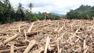 Diduga Picu Bencana Banjir Sumatera, 4 Perusahaan & 7 PHAT Disegel!