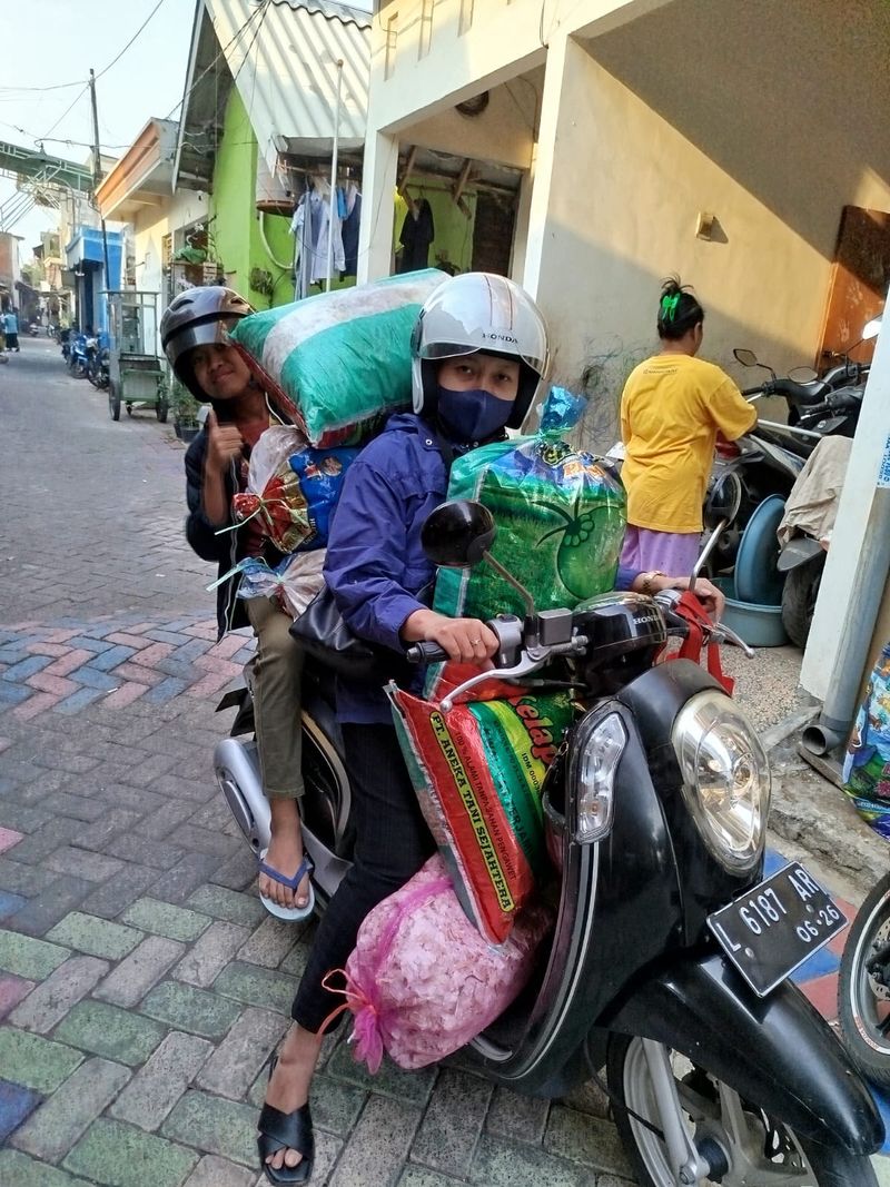 Siswa SMPN 57 ciptakan inovasi limbah kulit bawang diolah jadi tinta spidol Siswa SMPN 57 Surabaya ciptakan inovasi limbah kulit bawang diolah jadi tinta spidol
