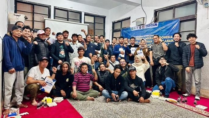 Tim pengabdian UB beri edukasi PMI sektor maritim di Taiwan.