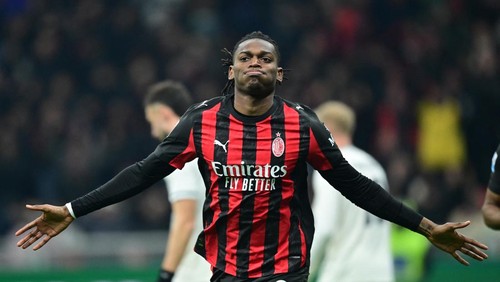 Soccer Football - Serie A - AC Milan v Lazio - San Siro, Milan, Italy - November 29, 2025 AC Milans Rafael Leao celebrates scoring their first goal REUTERS/Daniele Mascolo