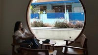 Tak lengkap rasanya tak nongkrong saat di Yogyakarta. Acha pun berkunjung ke Lunaria Coffee yang berada di Jl. Gedongkiwo No.29, Gedongkiwo, Kec. Mantrijeron, Kota Yogyakarta (Acha Septriasa/Instagram)