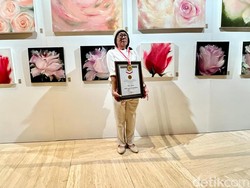 Baby Ahnan: Penulis, Aktivis, Pengusaha Kuliner, hingga Pelukis