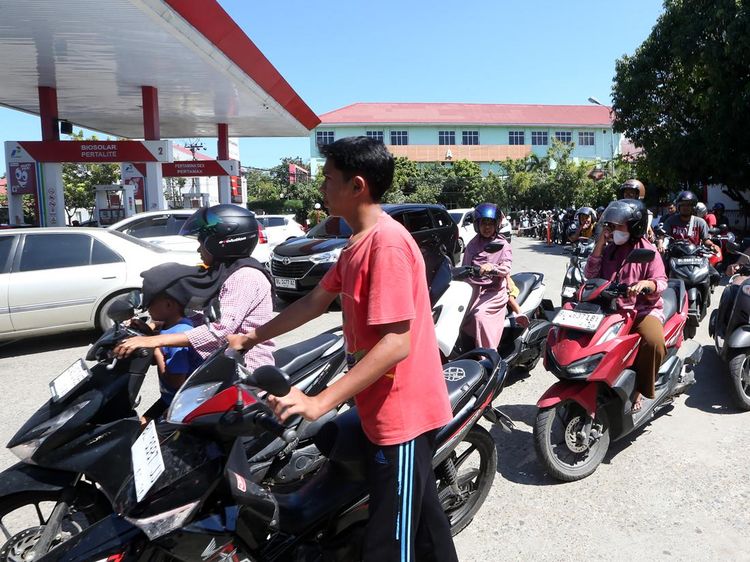 BBM Langka, SPBU Banda Aceh Ramai Antrean Pascabanjir