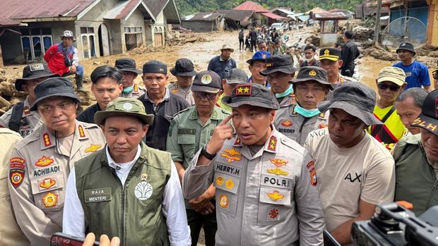 BKO Polda Riau mulai turun dalam operasi kemanusiaan di Kabupaten Agam, Sumatera Barat, Minggu (30/11/2025).