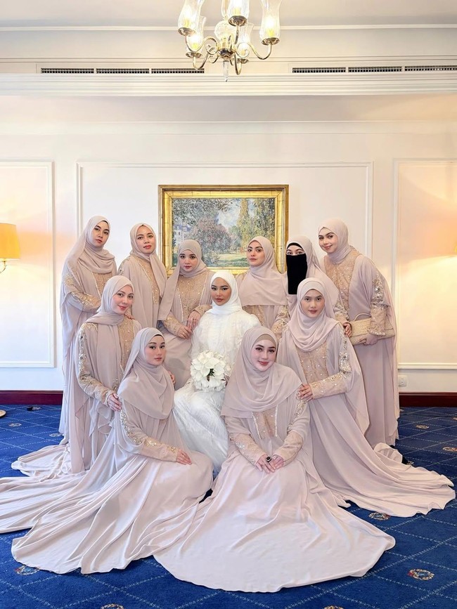 Gaya Dinda Hauw Hingga Sohwa Halilintar Jadi Bridesmaid Dara Arafah di Madinah