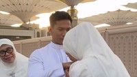 Sahabat yang hadiri di antaranya, Rey Mbayang, Dinda Hauw, Haviza Devi, Vebby Palwinta, Anisa Rahma, hingga Shella Saukia. Foto: dok instagram Dara Arafah