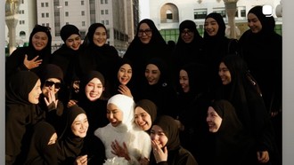 Dara Arafah Terharu Sahabat Hadiri Akad Nikah di Madinah Meski Tanpa Undangan