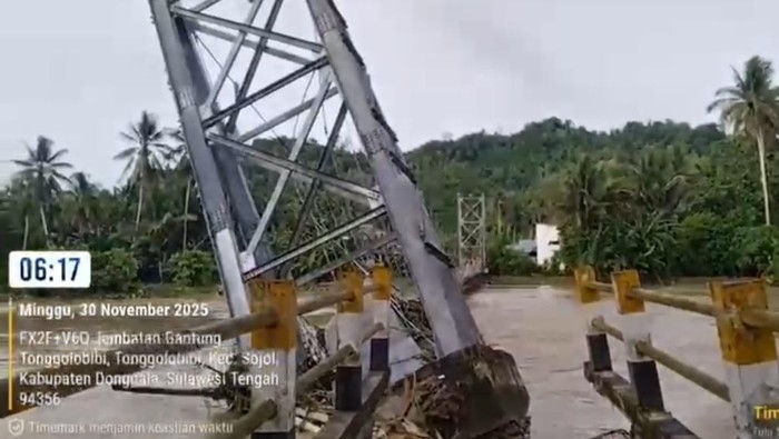 Banjir dan longsor menerjang Kecamatan Sojol, Kabupaten Donggala, Sulawesi Tengah (Sulteng).