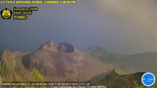 Gunung Ile Werung di Kabupaten Lembata naik status dari level I Normal ke Level II Waspada hari ini, Minggu (30/11/2025). (IST)