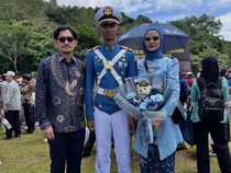 Haru Ibnu Jamil, Anak Wisuda Prabhatar dan Sujud di Kaki Ibu