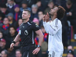 Setelah Setahun Tak Bikin Gol, Zirkzee Akhirnya Buka Puasa