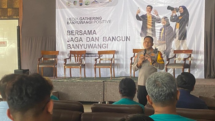 Kapolresta Banyuwangi Kombes Rama Samtama Putra