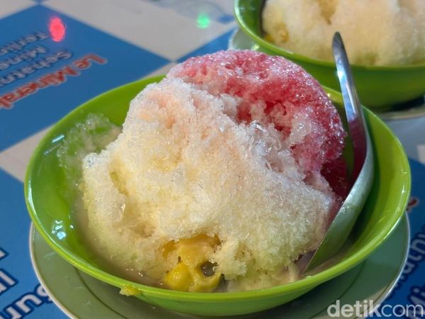Ngemil Tekwan Enak hingga Es Campur di Pusat Kuliner Tebet Terbaru