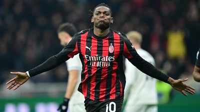 Leao Antar Milan Taklukkan Lazio, Rossoneri Melesat ke Puncak Klasemen