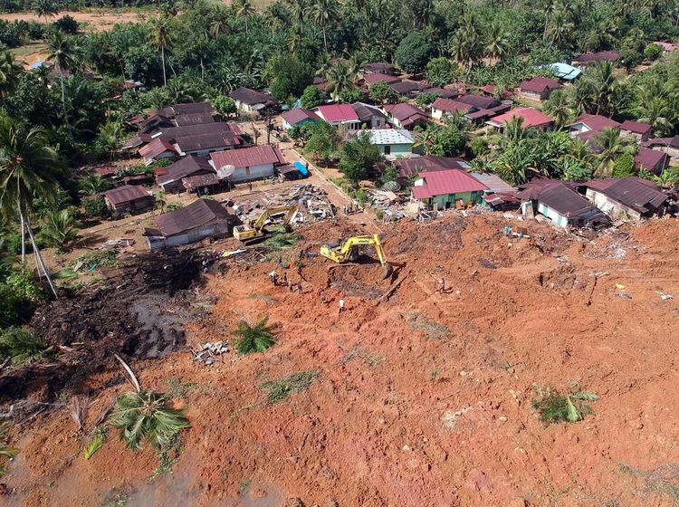 Longsor Dahsyat di Tapanuli Selatan, Puluhan Warga Tewas dan Hilang