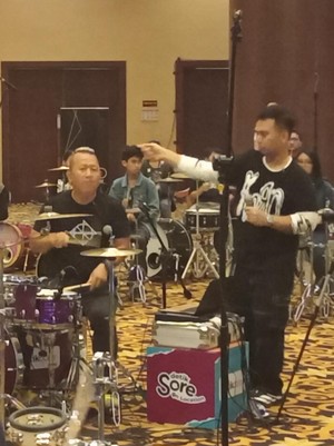 Main Drum Bareng Vol. 2: Puluhan Drummer, Ribuan Beat