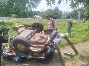 Ayah, Ibu dan 2 Anaknya Tewas Saat Mobil Tertabrak KA di Pasuruan