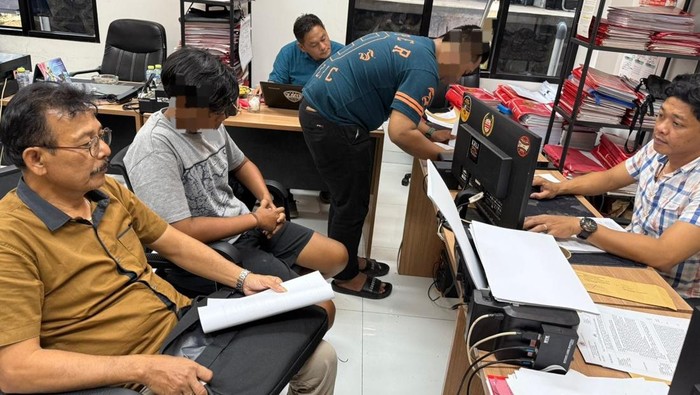 Para pelaku pemerasan dan kekerasan diamankan tim Sat Reskrim Polresta Banyumas, Minggu (30/11/2025).