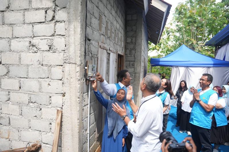 Pemasangan listrik gratis.