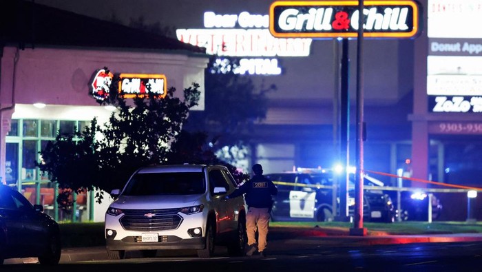 Sebuah acara kumpul keluarga di Stockton, California, berubah menjadi tragedi setelah aksi penembakan terjadi pada Sabtu malam (29/11/2025). Suasana hangat yang awalnya dipenuhi tawa dan kebersamaan mendadak berubah mencekam ketika beberapa orang menjadi korban tembakan di tengah acara tersebut. REUTERS/Fred Greaves