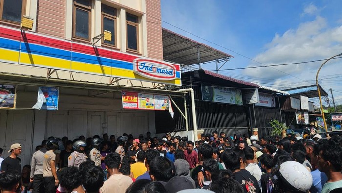 Penjarahan yang terjadi di sejumlah minimarket di Sibolga. (Foto: dok. Polres Sibolga)