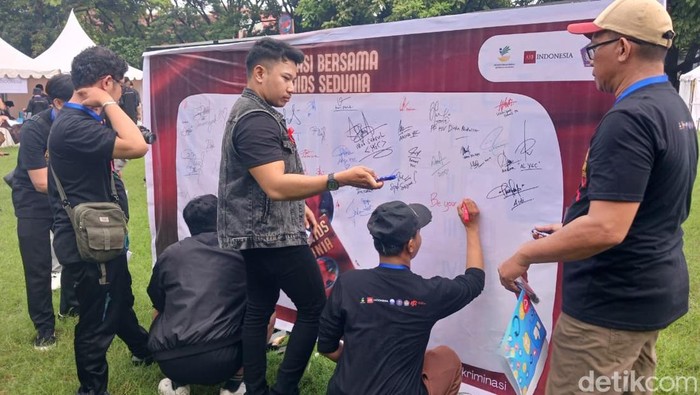 Peringatan Hari AIDS Sedunia 2025 di Makassar.