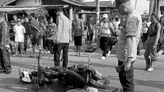 Polisi mendatangi TKP kecelakaan yang tewaskan pemotor di Musi Rawas