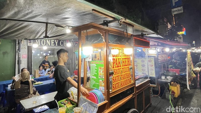 QRIS BRI dalam Jelajah Rasa di Jalan Sabang dan Cikini