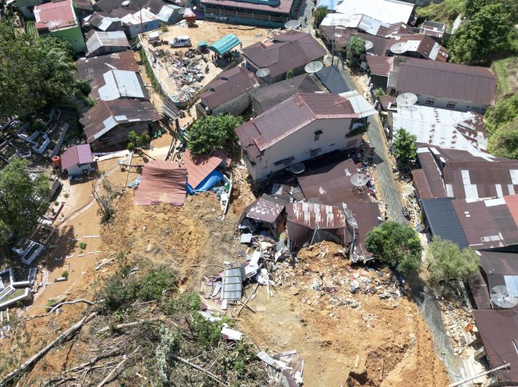 Sibolga Porak-Poranda, 32 Tewas dan 65 Hilang Akibat Banjir Bandang