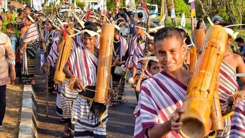 Tatong Kedang, Alat Musik Bambu di Lembata, NTT. (Instagram @lembatasejauhmatamemandang / Andri, warga lokal Lembata)