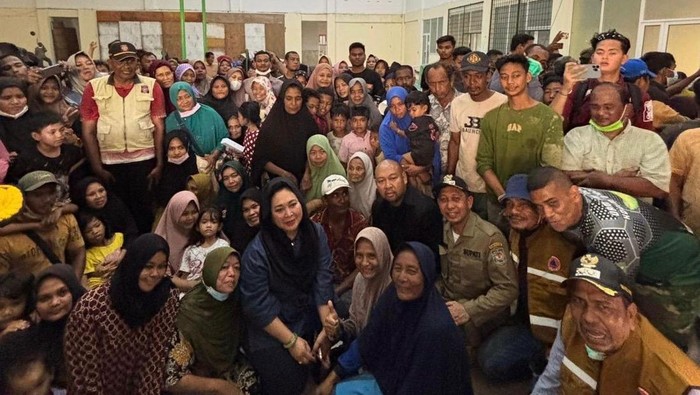 Titiek dan Didit kunjungi korban banjir bandang di Pidie Jaya, Aceh