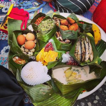 Tradisi Betetulak Bala digelar setiap tahunnya di Desa Pengadangan, Pringgasela, Lombok Timur, NTB. ( Instagram @indriana_mitra_sari)