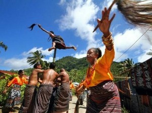 Tua Reta Lou, Tari Perang Khas Sikka NTT yang Sarat Makna dan Filosofi