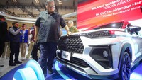 Veloz hybrid juga sudah diproduksi lokal. MPV ini menjadi mobil hybrid paling terjangkau yang ditawarkan Toyota saat ini. Foto: Dok. Toyota