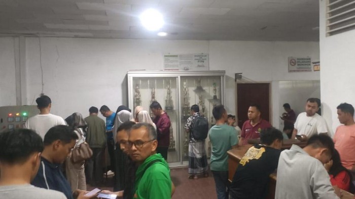 Warga saat berbondong-bondong ke kantor PTPN IV (Dok Humas PTPN IV)