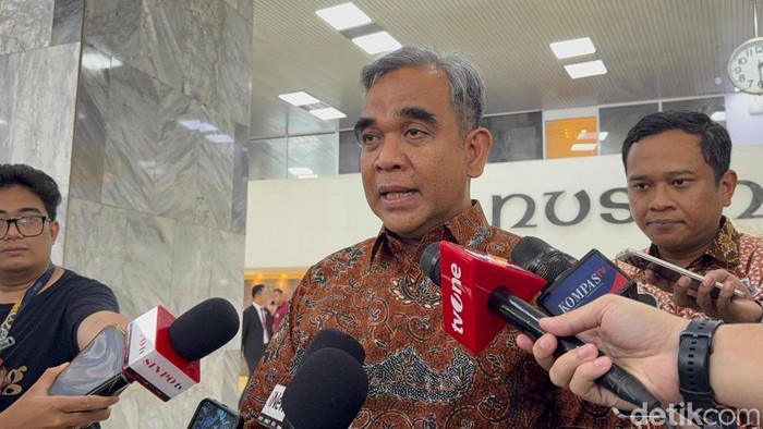 Ketua MPR RI Ahmad Muzani di Kompleks Parlemen, Senayan, Jakarta, Senin (1/12/2025).