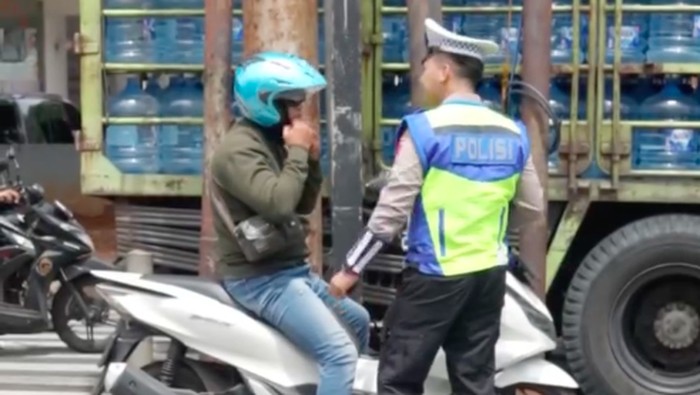 Pemotor Ngamuk Usai Ditegur Lawan Arah di Lebak Bulus Kini Minta Maaf