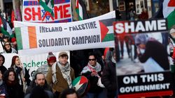 Aktor Liam Cunningham Ikut Aksi Solidaritas Palestina di Dublin