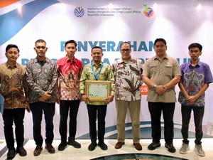 Bupati Bone Raih Penghargaan KLHK Sebagai Pembina Program Kampung Iklim