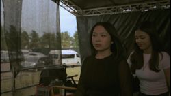 Potret Raut Wajah Tegang Bernadya Jelang Manggung