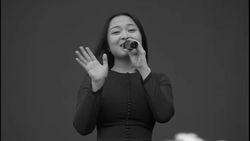 Potret Raut Wajah Tegang Bernadya Jelang Manggung