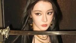 Penampilan Terbaru Dilraba Dilmurat Jadi Sorotan, Picu Rumor Kloning