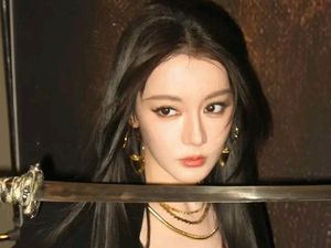 10 Artis China Terpopuler di TikTok Selama 2025, Dilraba Ditonton 8,9 M Kali